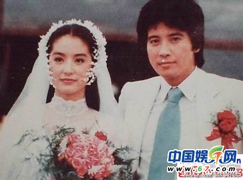 娛樂圈明星夫妻珍貴結(jié)婚照曝光