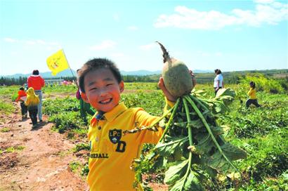 40萬(wàn)游客涌進(jìn)青島6大景區(qū) 今明回落