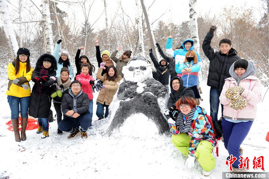 市民堆鳥叔雪人跳騎馬舞