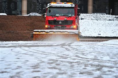 青島迎來入冬最大雪漫過腳踝 今明氣溫跌至-8℃