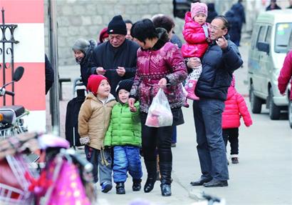 公交難坐幼兒園難入等成市民關注焦點