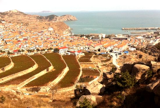 嶗山景區(qū)迎出游高峰 碧空如洗心曠神怡